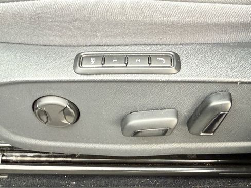 Used 2023 Volkswagen ID.4 S image 10