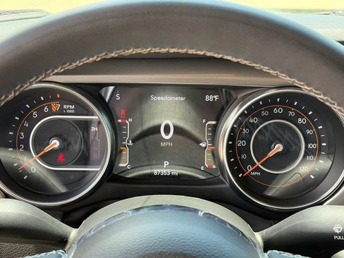 Used 2023 Jeep Gladiator Overland AWD/4WD image 24