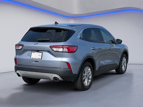 Used 2022 Ford Escape SE FWD image 9