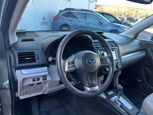 Used 2014 Subaru Forester 2.5i Touring image 2