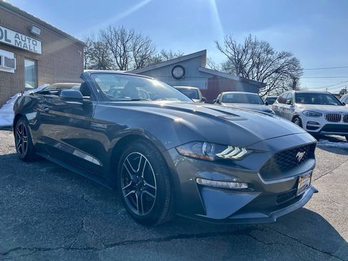 Used 2018 Ford Mustang Premium RWD image 8