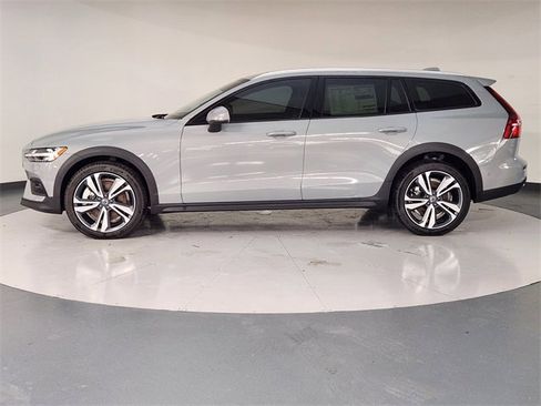 New 2026 Volvo V60 B5 Cross Country Plus w/ Protection Package Premier image 5