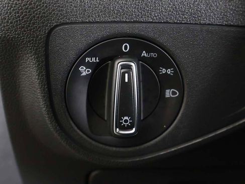 Used 2023 Volkswagen Atlas Cross Sport SE w/ Panoramic Sunroof Package image 40