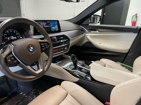 Used 2017 BMW 530i xDrive AWD/4WD image 15