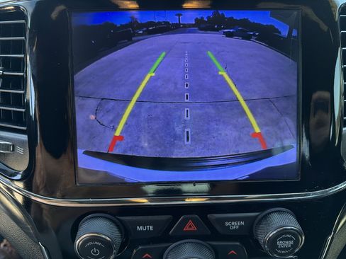 Used 2020 Jeep Grand Cherokee Altitude RWD image 8