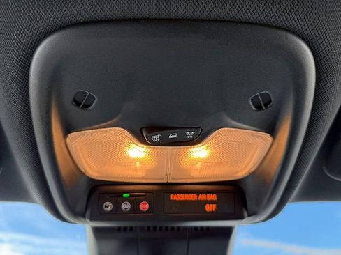 Used 2023 Chevrolet Colorado LT w/ LT Convenience Package image 17