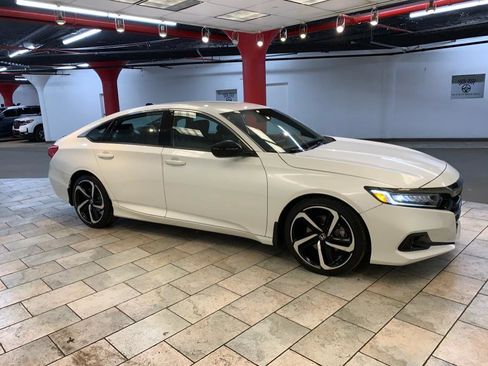 Used 2022 Honda Accord Sport image 9