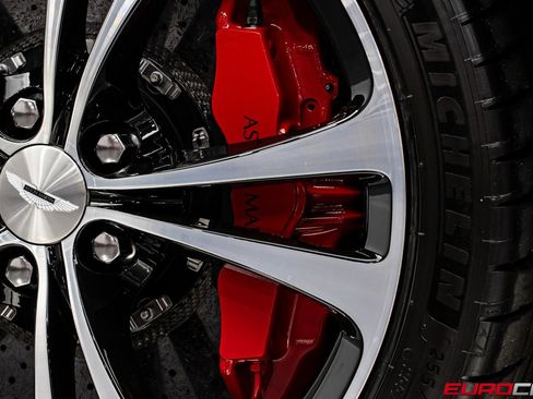 Used 2017 Aston Martin V12 Vantage S image 23