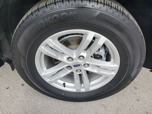 Certified 2024 Ford Explorer XLT w/ Equipment Group 202A image 9