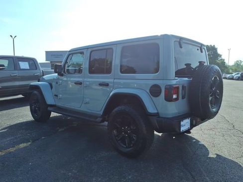 Used 2023 Jeep Wrangler Unlimited Sahara AWD/4WD image 5
