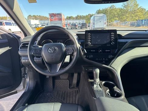 Used 2024 Toyota Camry SE w/ Convenience Package image 13