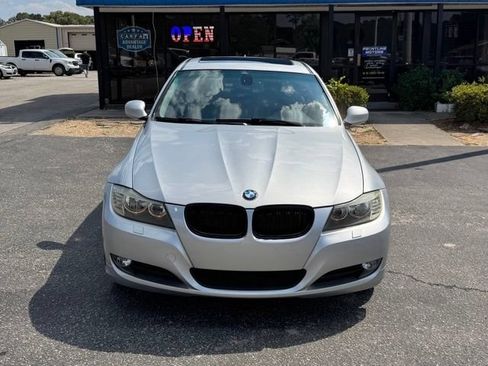 Used 2011 BMW 328i xDrive Sedan AWD/4WD image 3