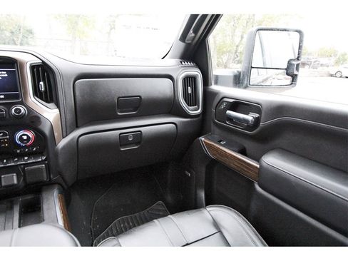 Used 2023 Chevrolet Silverado 2500 High Country image 10