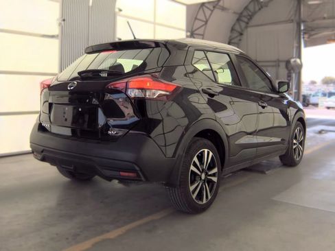 Used 2018 Nissan Kicks SV FWD image 5