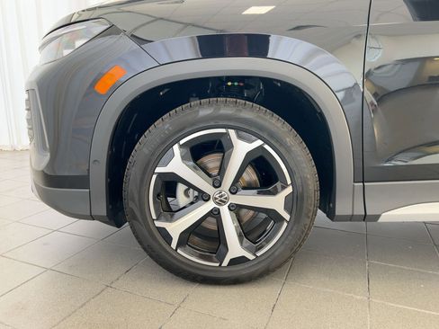 New 2026 Volkswagen Tiguan SE image 12