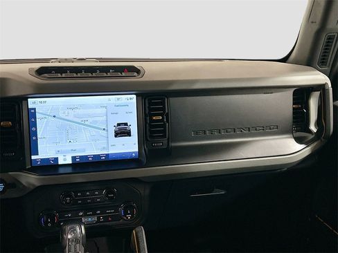 Used 2022 Ford Bronco Badlands image 21