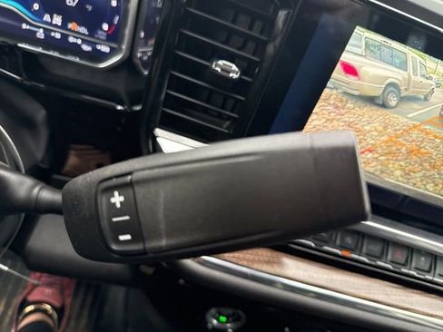 Used 2023 Chevrolet Silverado 1500 LT AWD/4WD image 10