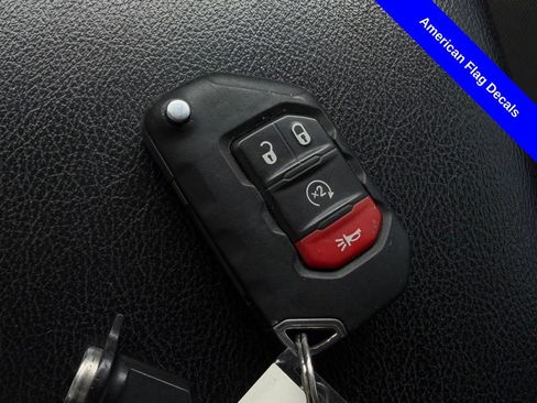 Used 2023 Jeep Gladiator Sport AWD/4WD image 28