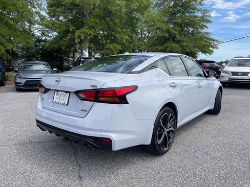 Used 2025 Nissan Altima 2.5 SR AWD/4WD image 3