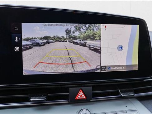 New 2025 Hyundai Elantra Limited image 19