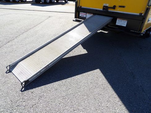 Used 2016 Ford E-350 and Econoline 350 Super Duty image 31