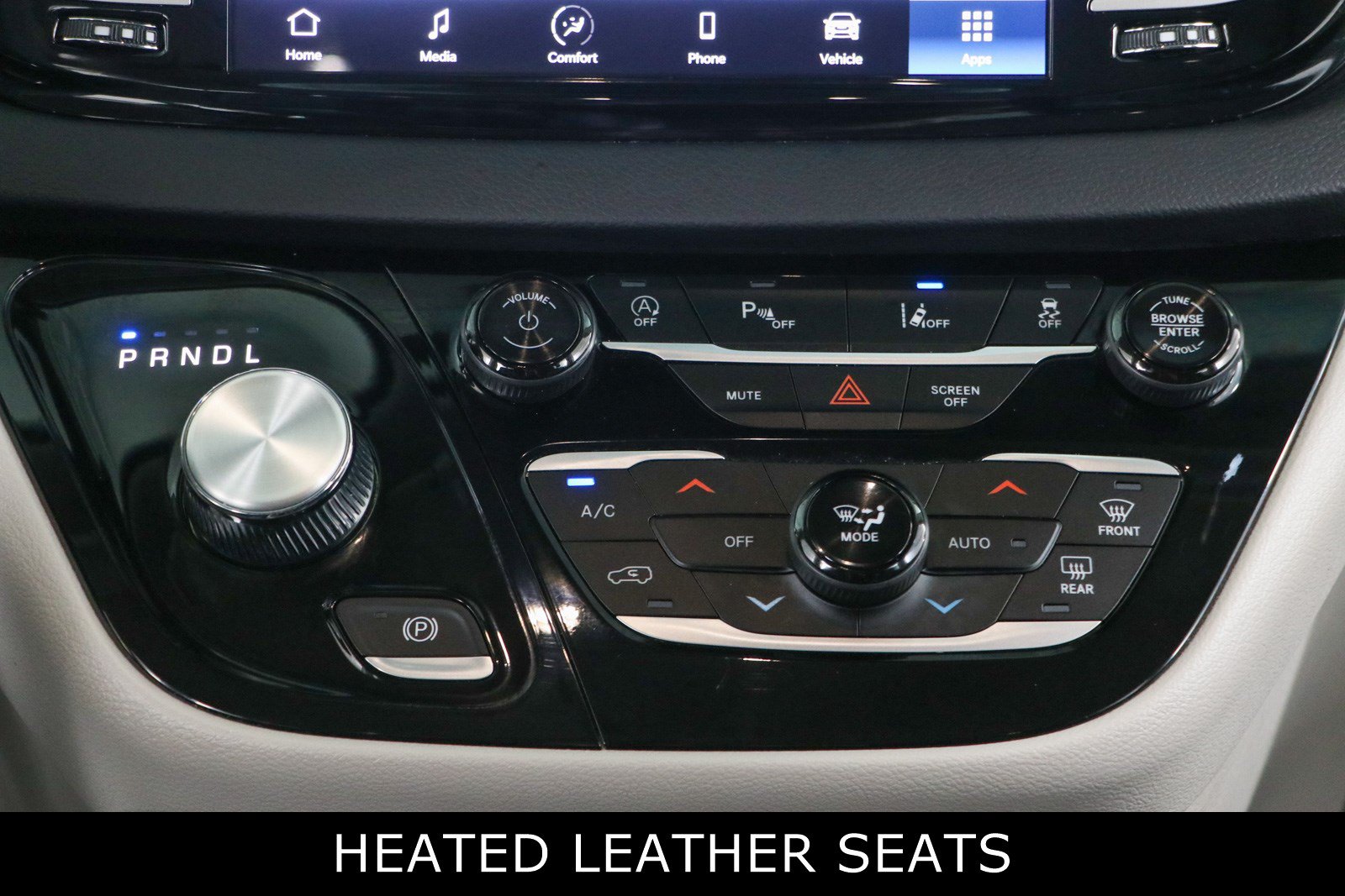 Used 2024 Chrysler Pacifica Touring-L FWD image 19