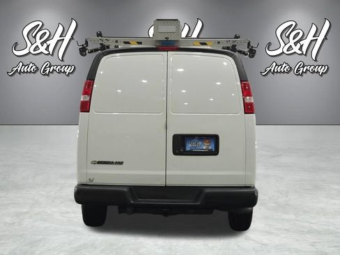 Used 2019 Chevrolet Express 3500 Extended w/ Driver Convenience Package RWD image 17