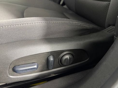 Used 2025 Chevrolet Malibu RS FWD image 21
