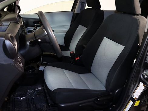 Used 2013 Toyota Prius C image 4