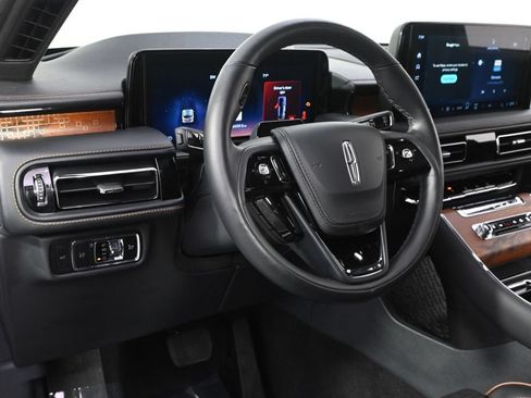 Certified 2025 Lincoln Aviator Black Label AWD/4WD image 12