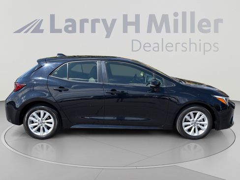 Used 2023 Toyota Corolla SE w/ Carpet Mat Package (TMS) FWD image 6