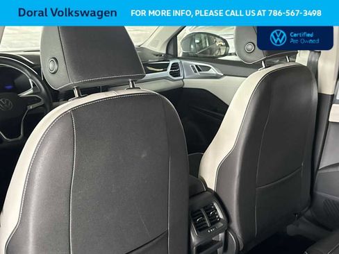 Used 2025 Volkswagen Taos SE FWD image 23