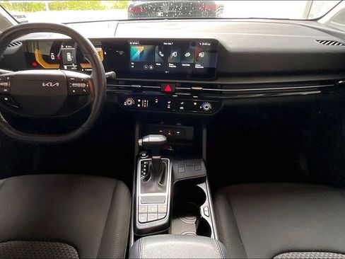 Used 2026 Kia Sportage LX FWD image 6