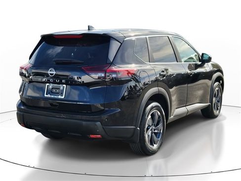 Used 2026 Nissan Rogue SV image 4