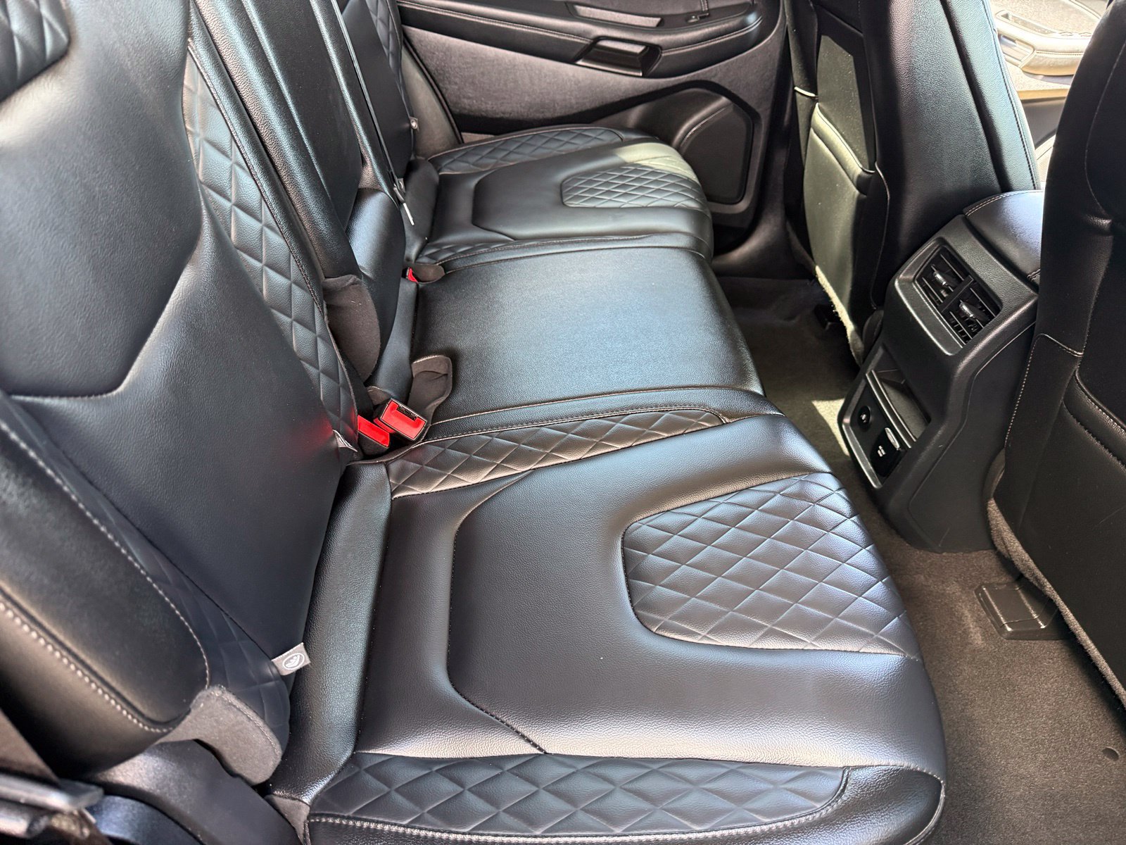 Certified 2024 Ford Edge Titanium AWD/4WD image 18