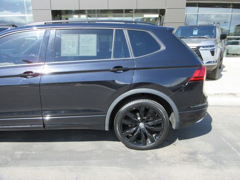 Used 2020 Volkswagen Tiguan SE R-Line AWD/4WD image 5