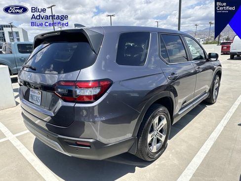 Used 2025 Honda Pilot EX-L image 8
