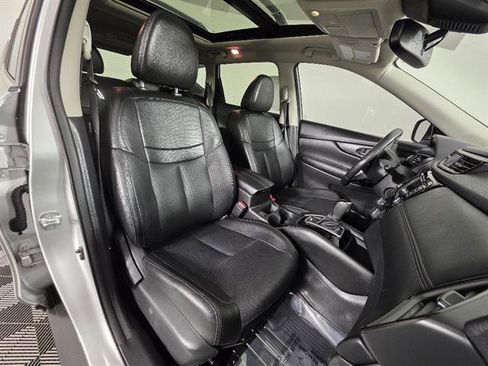 Used 2018 Nissan Rogue SL w/ Premium Package FWD image 14