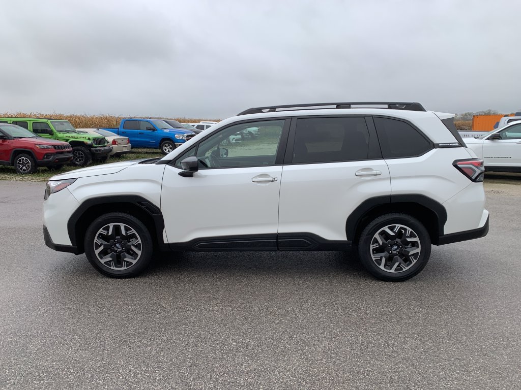 Used 2025 Subaru Forester Premium AWD/4WD image 3