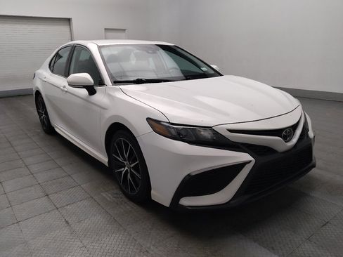Used 2022 Toyota Camry SE w/ Convenience Package FWD image 13