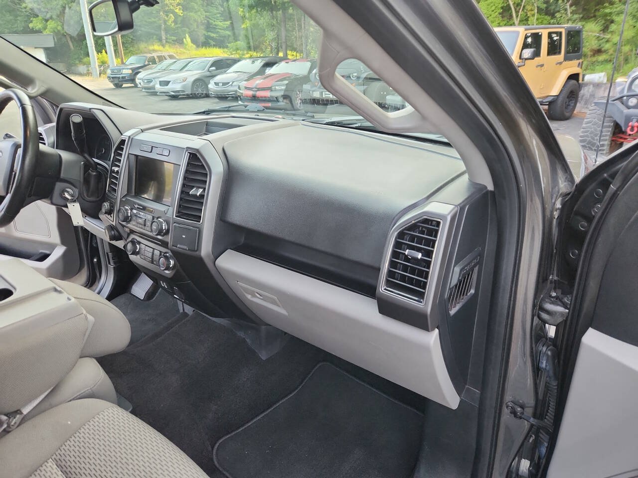 Used 2018 Ford F150 XLT w/ Equipment Group 302A Luxury AWD/4WD image 19