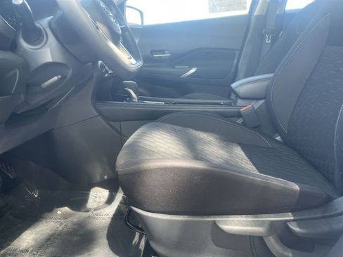 Used 2021 Nissan Kicks SV FWD image 17