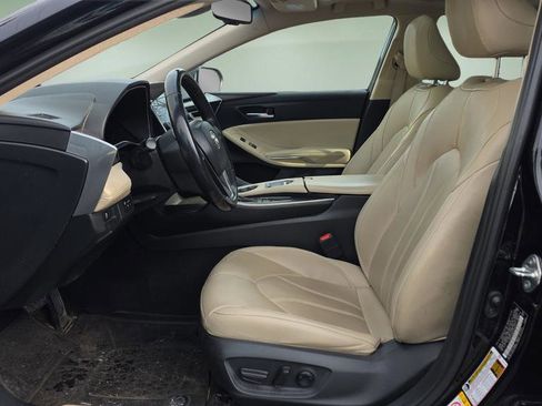 Used 2019 Toyota Avalon XLE w/ Moonroof Package image 10