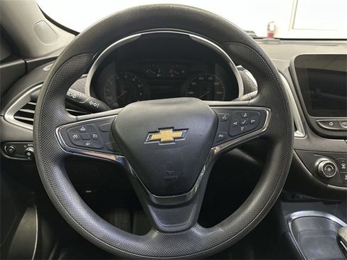 Used 2021 Chevrolet Malibu LS image 18