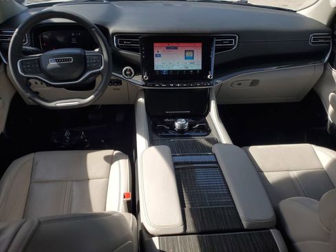 Used 2022 Jeep Wagoneer Series III w/ Premium Group I image 20