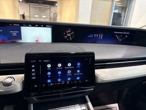 Used 2024 Lincoln Nautilus Reserve image 21