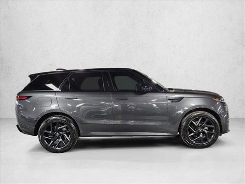 Used 2024 Land Rover Range Rover Sport Dynamic SE AWD/4WD image 4