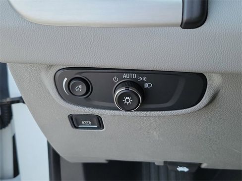 Certified 2024 GMC Terrain SLE image 19