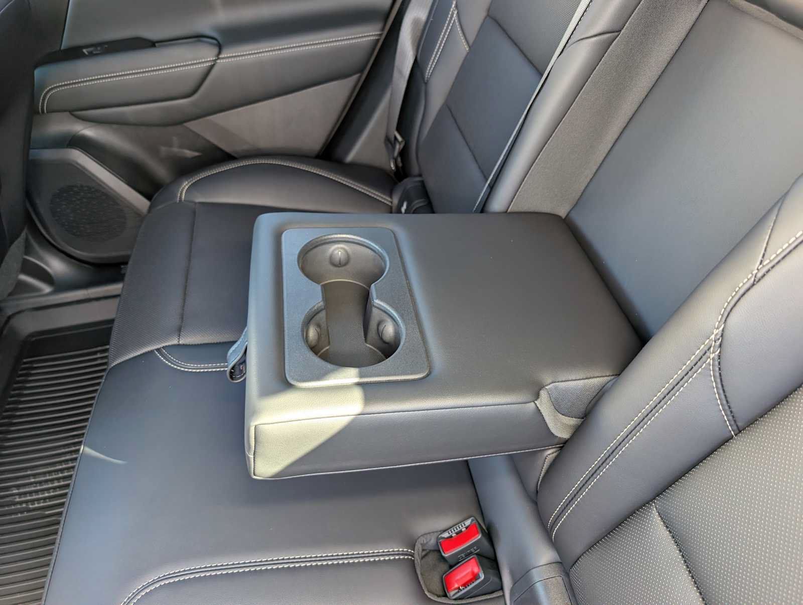 New 2027 GMC Terrain Elevation w/ Elevation Premium Package AWD/4WD image 16