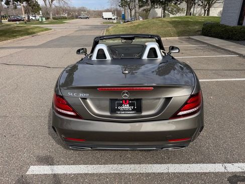 Used 2018 Mercedes-Benz SLC 300 image 16